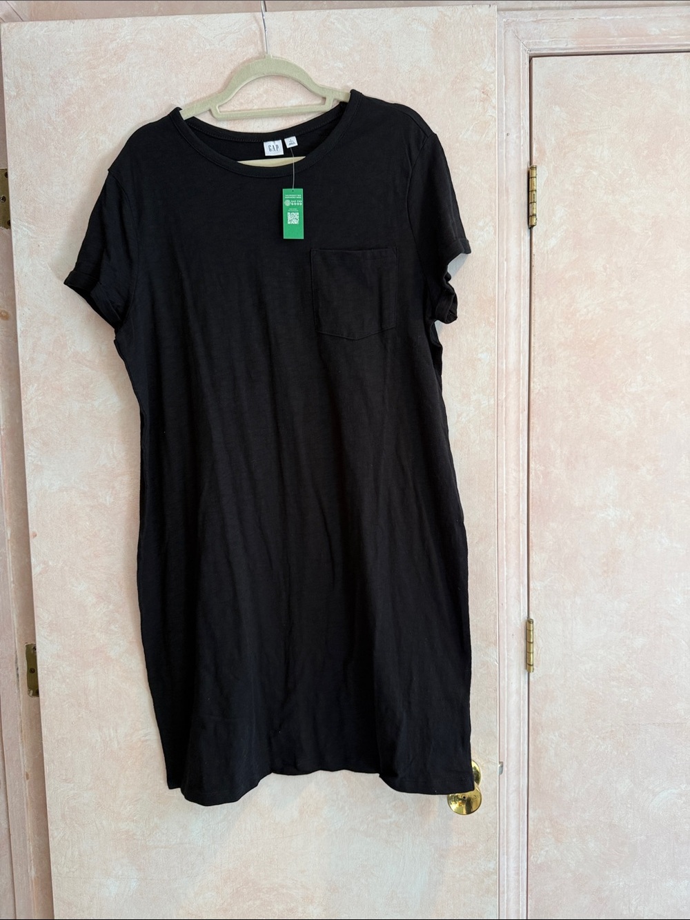 GAP Black Short-Sleeve Pocket Tee Dress